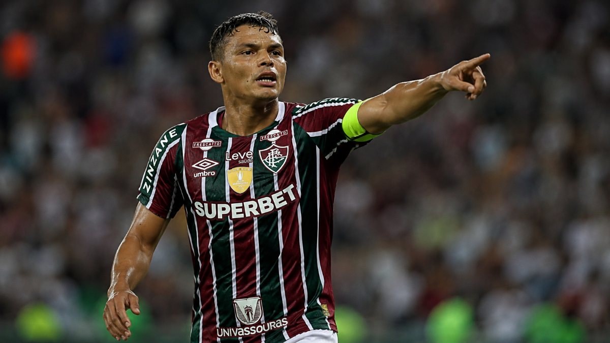 Thiago Silva está regularizado e apto para reestrear pelo Fluminense