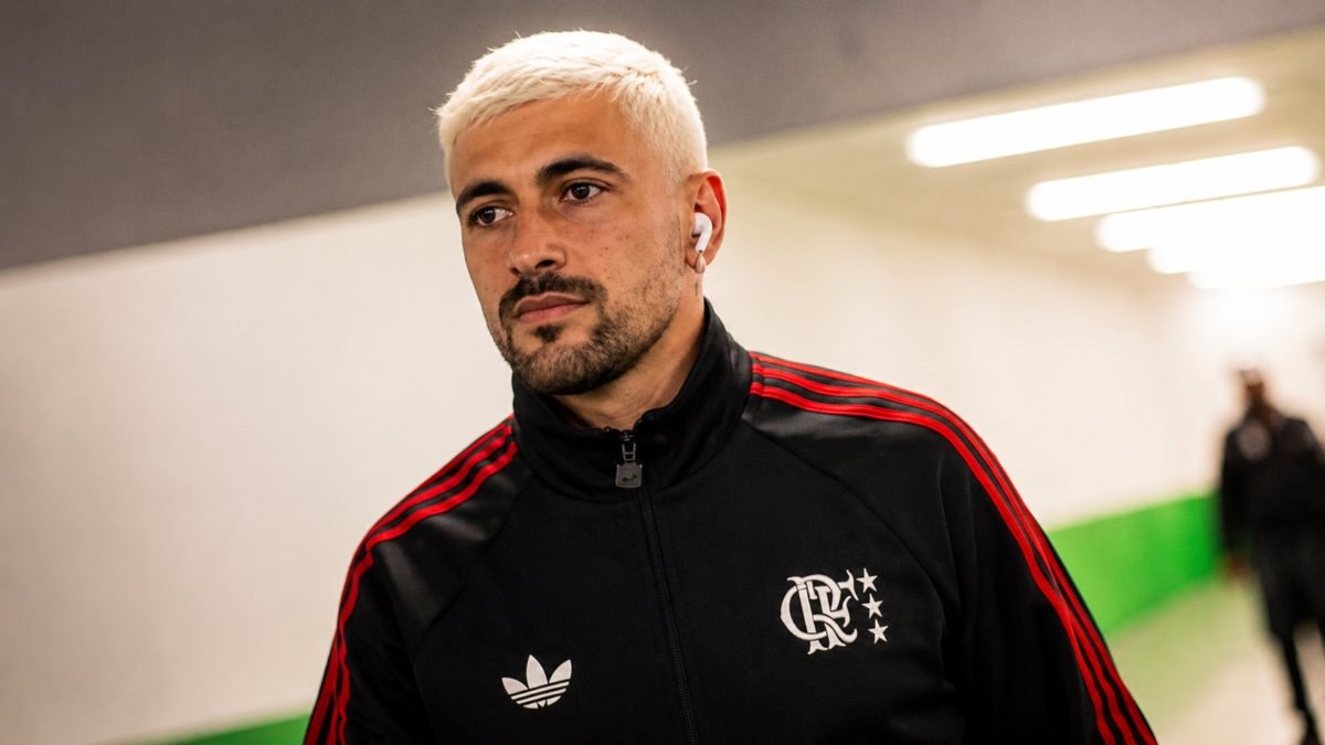 O plano cauteloso do Flamengo para o retorno de Arrascaeta aos gramados
