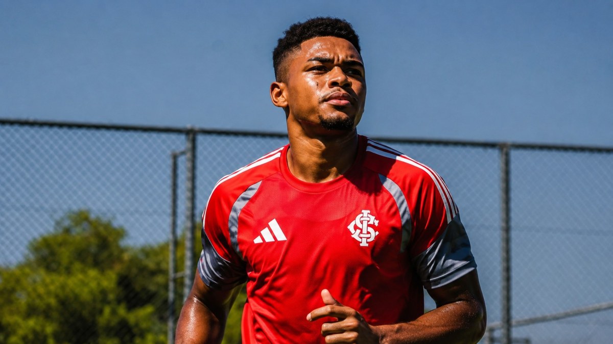Reviravolta no STJD: Zagueiro do Inter ganha efeito suspensivo