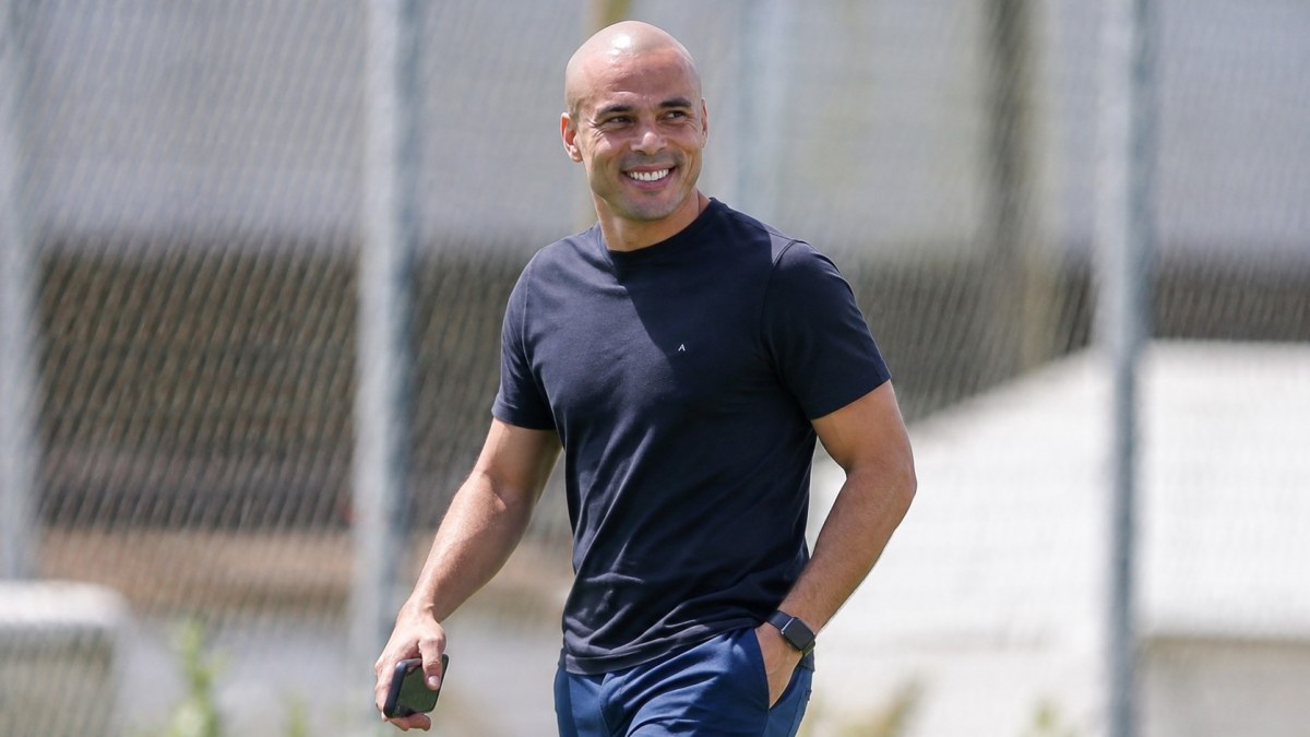 Corinthians recorre a nome conhecido após saída de Marcelo Paz