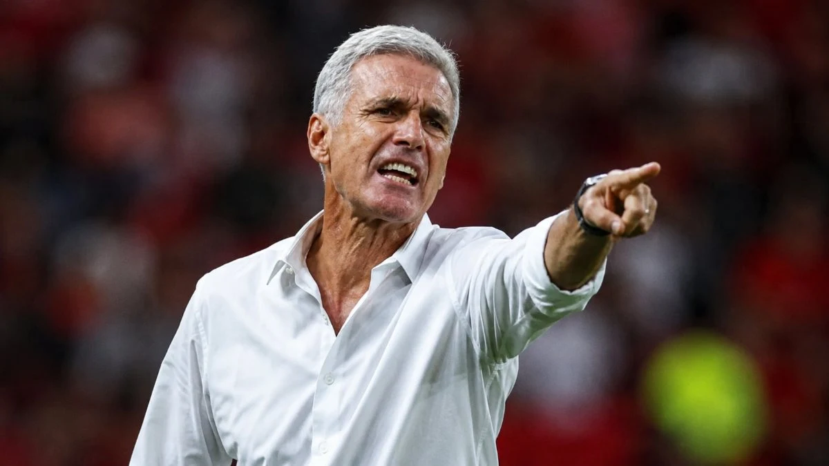 Luís Castro ganha problema extra antes de duelo decisivo