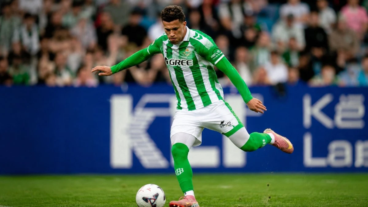 Betis toma decisão e Vasco vê reforço ficar muito perto
